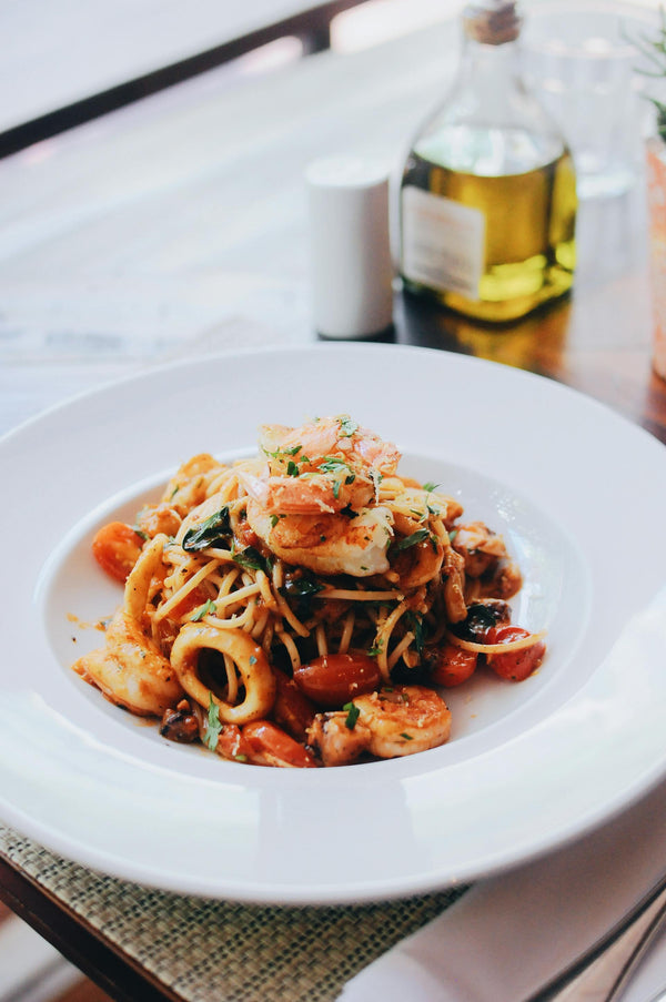 SPAGUETTIS EN SALSA AHUMADA CON ATÚN (PARA 4 PERSONAS)